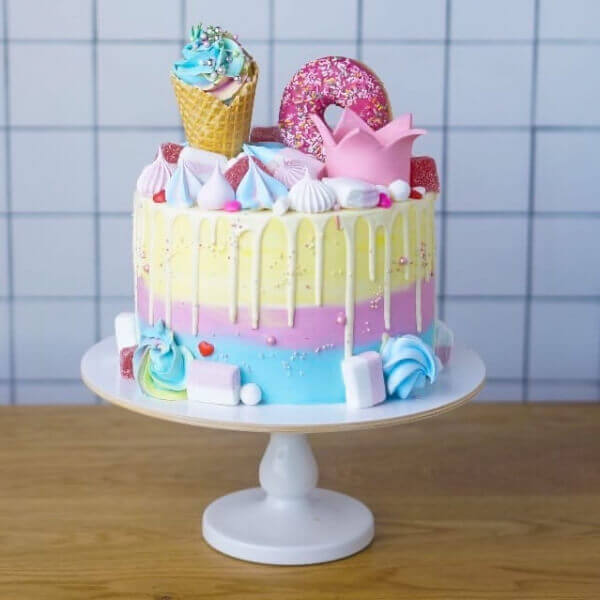 Торт со сладостями (54 фото)