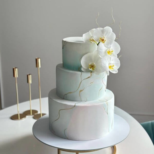 photo 2023 09 10 10.27.55 600x600 - Торт свадебный с орхидеями