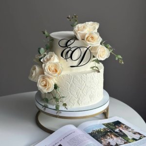 photo 2023 09 10 10.28.28 300x300 - Торт свадебный с цветами и топпером