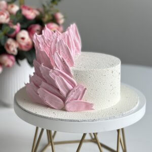 img 2633 300x300 - Торт с розовыми перьями
