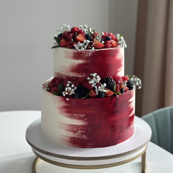 img 2768 600x600 - Торт свадебный бордовые мазки и ягоды